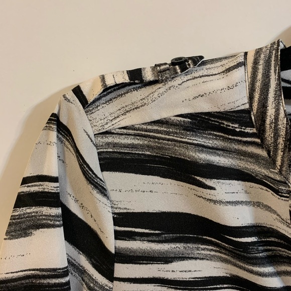 Calvin Klein black & white button up roll tab top - Picture 2 of 7